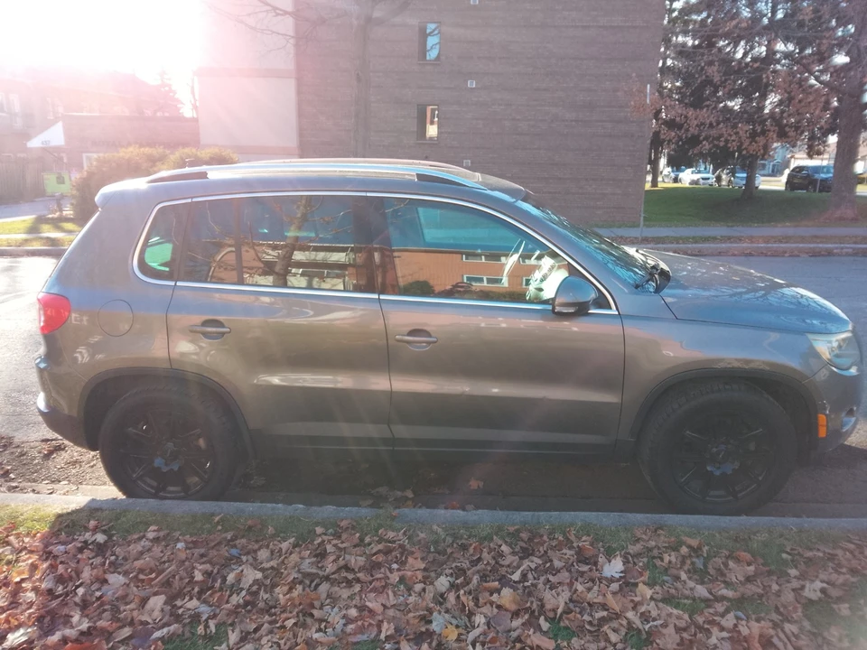 2009 Volkswagen Tiguan - Image 10 of 10