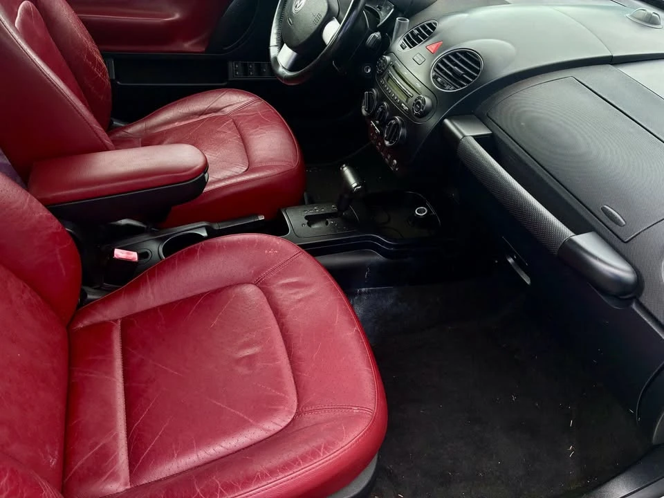 2009 Volkswagen New Beetle - Image 4 of 6