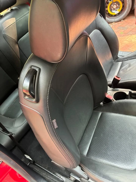 2009 Volkswagen New Beetle - Image 14 of 15