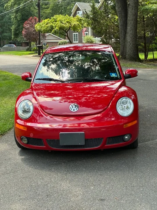 2009 Volkswagen New Beetle - Image 2 of 15