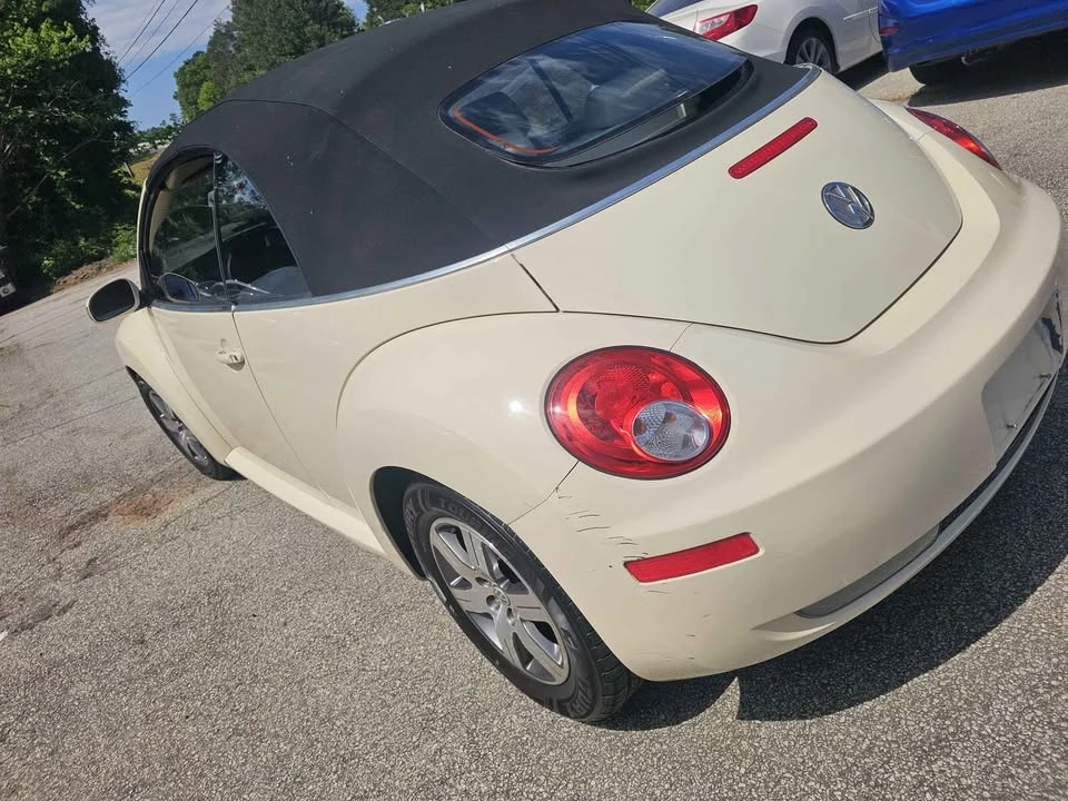 2009 Volkswagen New Beetle - Image 7 of 11