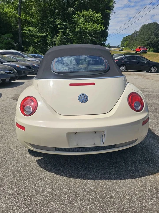 2009 Volkswagen New Beetle - Image 2 of 11