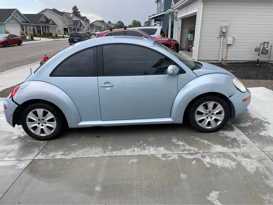 2009 Volkswagen New Beetle - Image 5 of 6