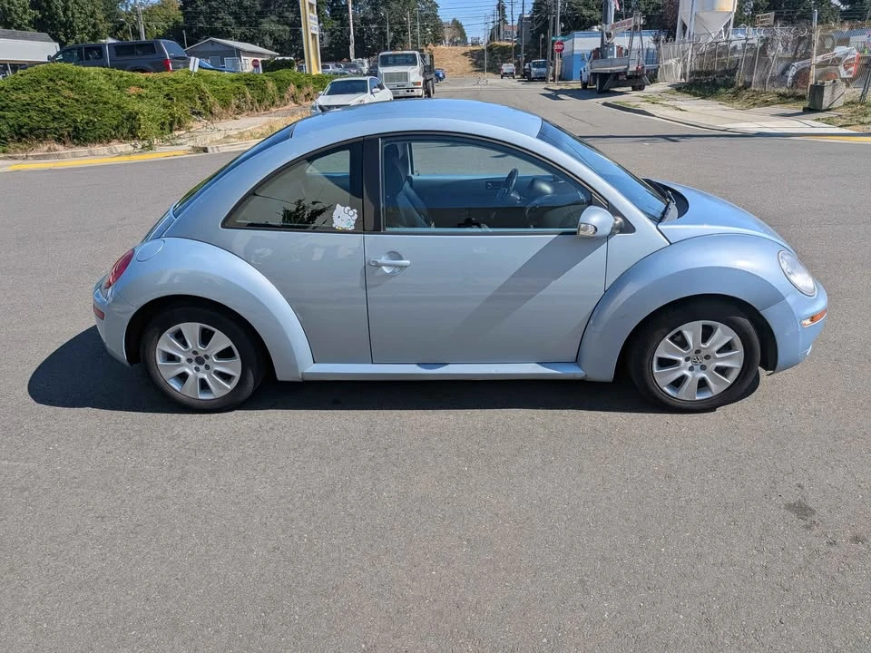 2009 Volkswagen New Beetle - Image 5 of 13