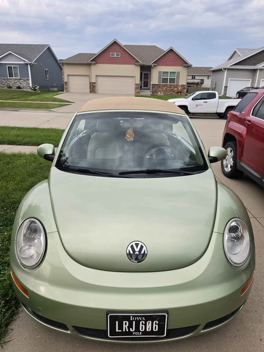 2009 Volkswagen New Beetle - Image 4 of 10