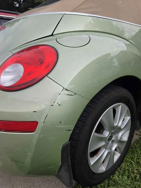 2009 Volkswagen New Beetle - Image 6 of 10