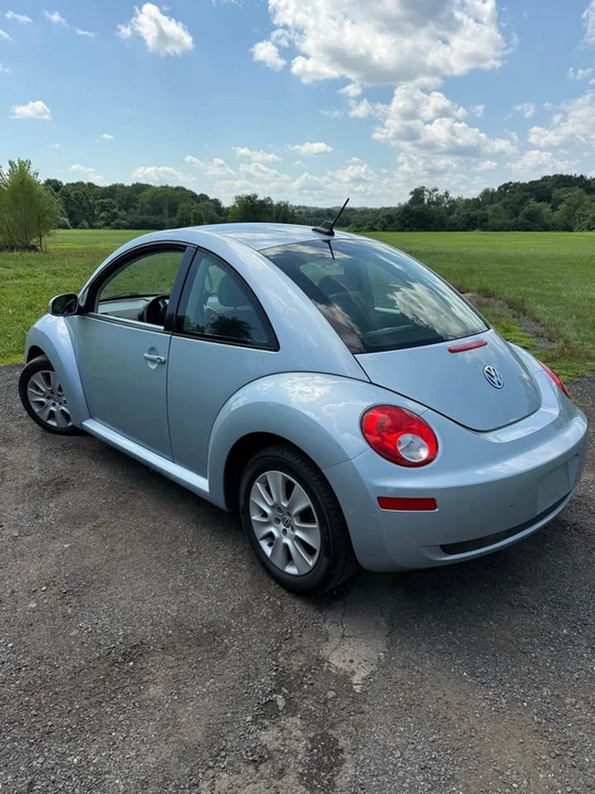 2009 Volkswagen New Beetle - Image 8 of 9