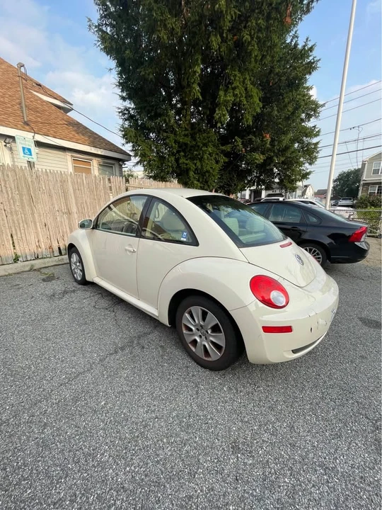 2009 Volkswagen New Beetle - Image 5 of 7