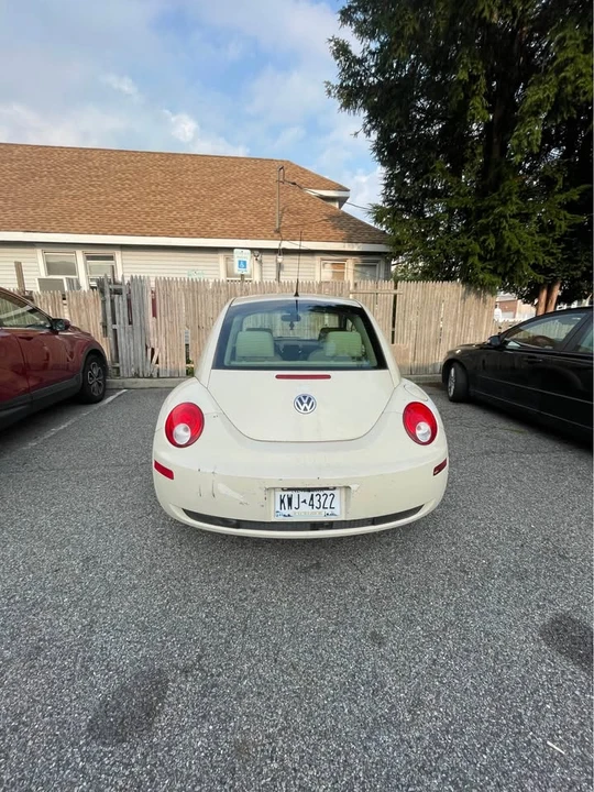 2009 Volkswagen New Beetle - Image 6 of 7
