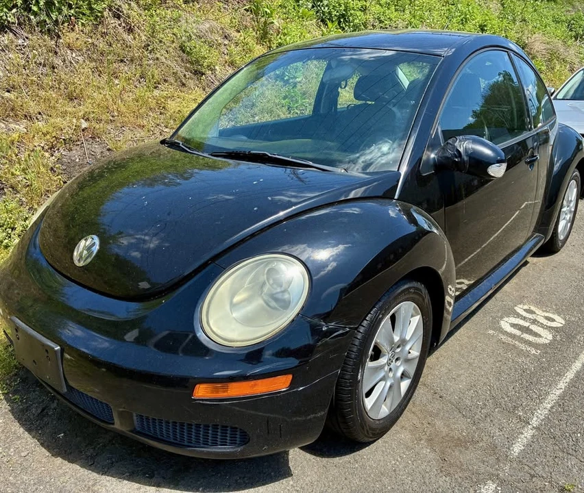 2009 Volkswagen New Beetle - Image 4 of 5