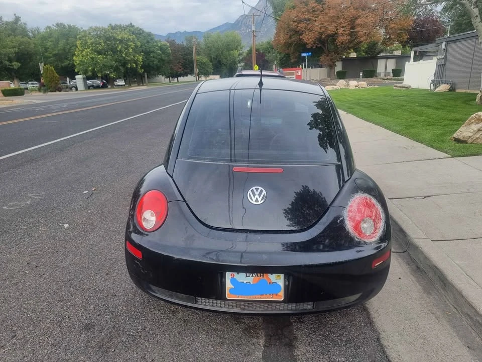 2009 Volkswagen New Beetle - Image 5 of 11