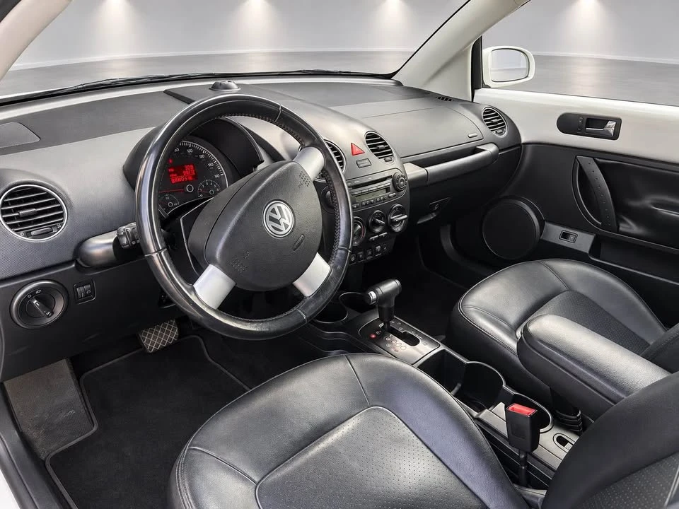 2009 Volkswagen New Beetle - Image 7 of 10