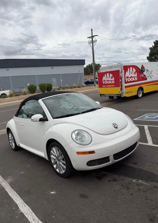 2009 Volkswagen New Beetle - Image 3 of 10