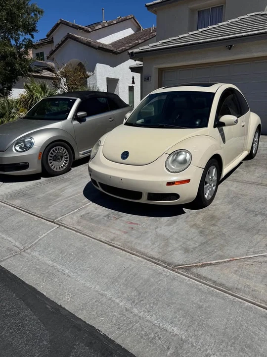 2009 Volkswagen New Beetle - Image 4 of 17