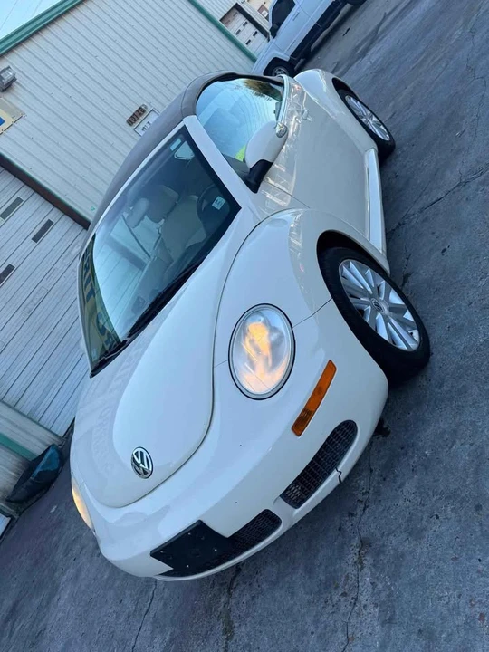 2009 Volkswagen New Beetle - Image 3 of 18