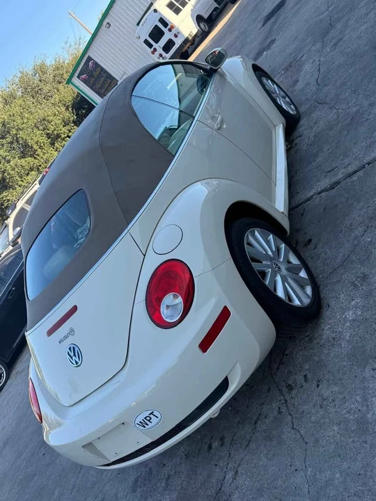 2009 Volkswagen New Beetle - Image 16 of 18
