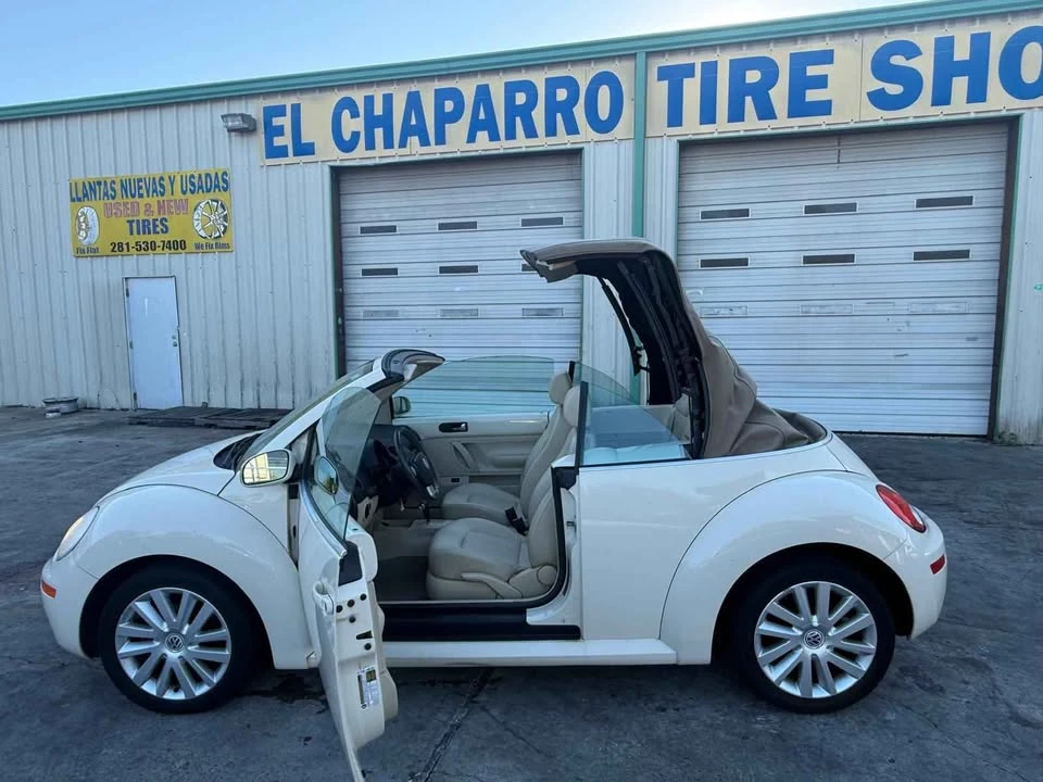 2009 Volkswagen New Beetle - Image 12 of 18
