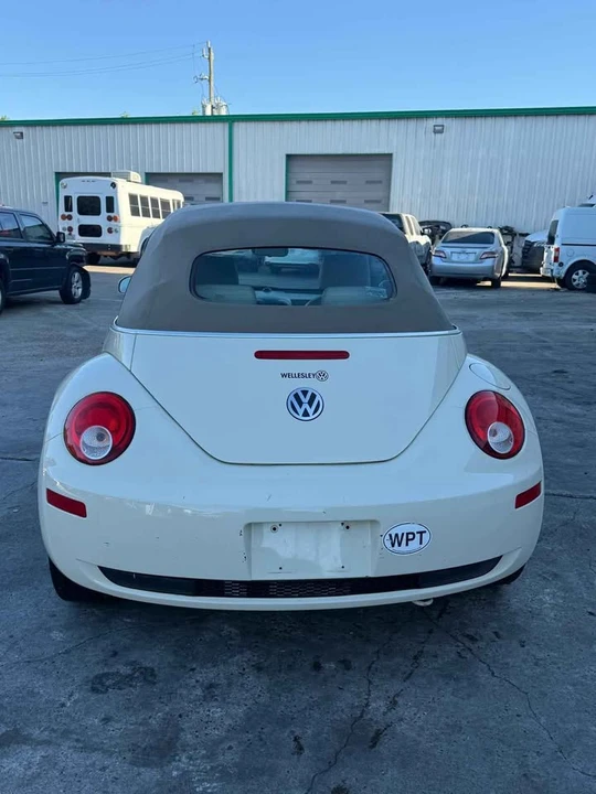 2009 Volkswagen New Beetle - Image 18 of 18