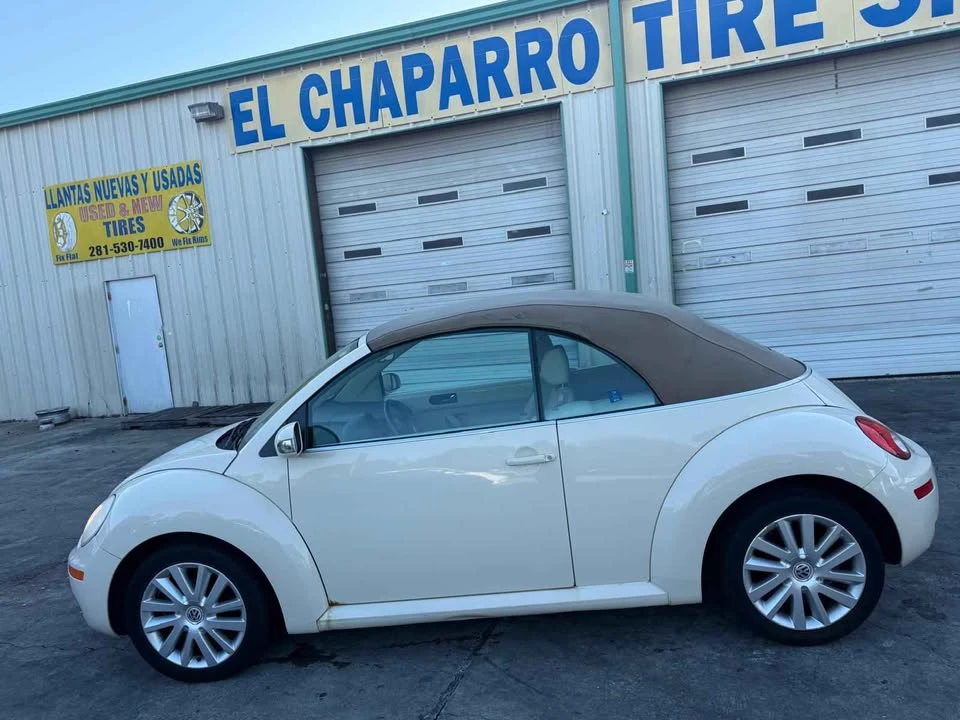 2009 Volkswagen New Beetle - Image 15 of 18