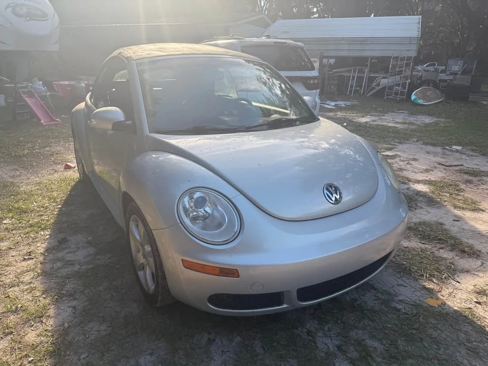 2009 Volkswagen New Beetle - Image 9 of 9