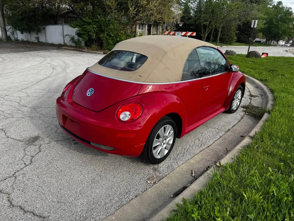 2009 Volkswagen New Beetle - Image 5 of 12