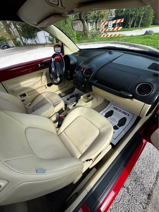 2009 Volkswagen New Beetle - Image 11 of 12