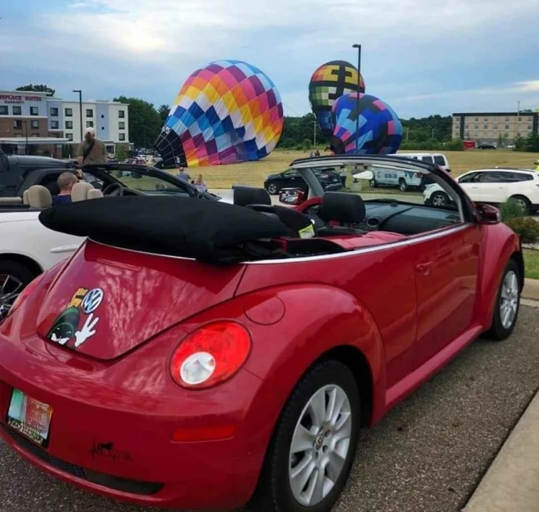 2009 Volkswagen New Beetle - Image 10 of 10