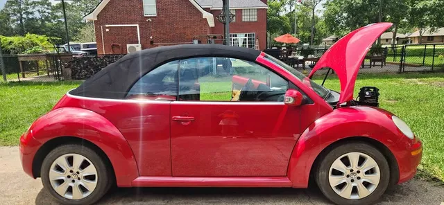 2009 Volkswagen Beetle 2.5L Convertible 2D