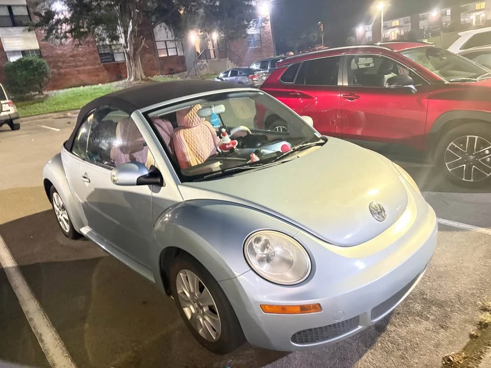 2009 Volkswagen New Beetle - Image 3 of 8