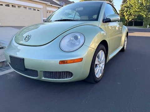 2009 Volkswagen Beetle 2.5L Convertible 2D