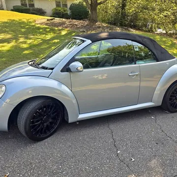 2009 Volkswagen Beetle 2.5L Convertible 2D