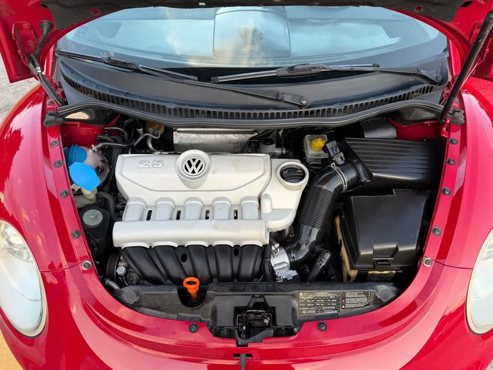 2009 Volkswagen New Beetle - Image 14 of 16