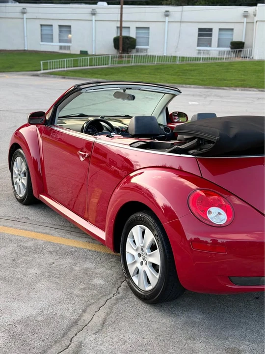 2009 Volkswagen New Beetle - Image 3 of 16