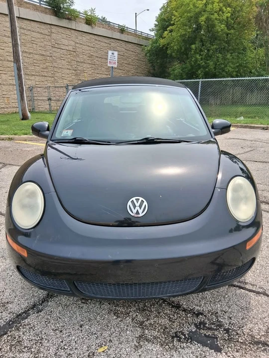 2009 Volkswagen New Beetle - Image 10 of 14