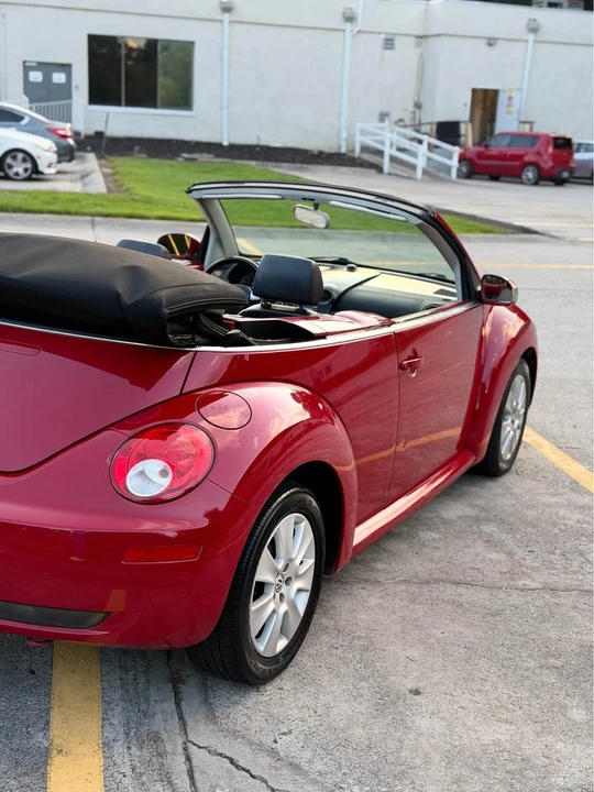 2009 Volkswagen New Beetle - Image 5 of 16