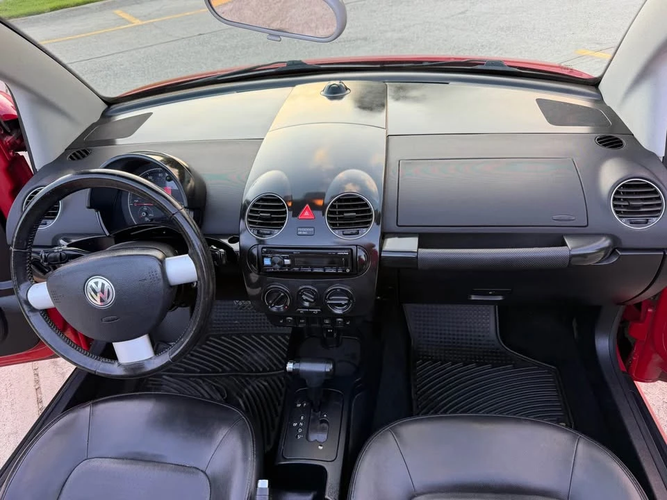 2009 Volkswagen New Beetle - Image 12 of 16