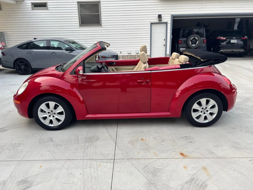 2009 Volkswagen New Beetle - Image 6 of 17