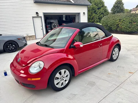 2009 Volkswagen Beetle 2.5L Convertible 2D