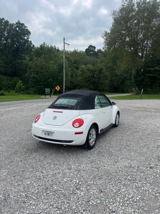 2009 Volkswagen New Beetle - Image 4 of 6