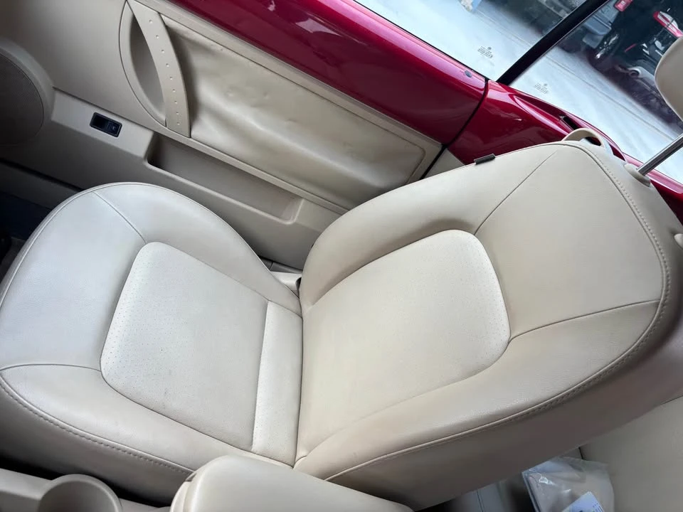 2009 Volkswagen New Beetle - Image 14 of 17