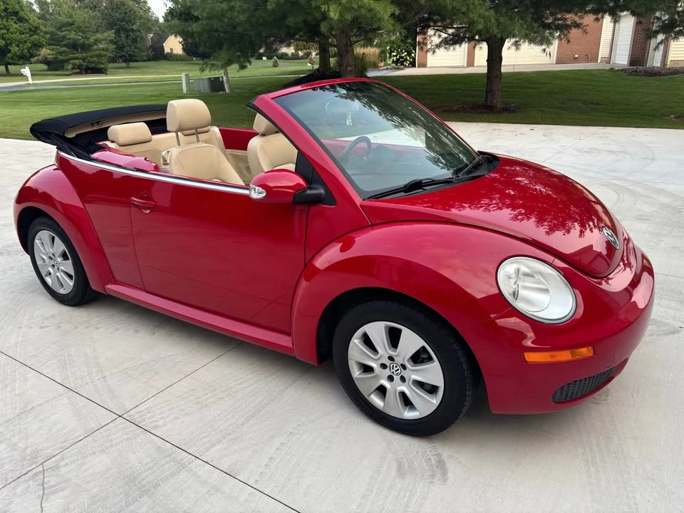 2009 Volkswagen New Beetle - Image 8 of 17