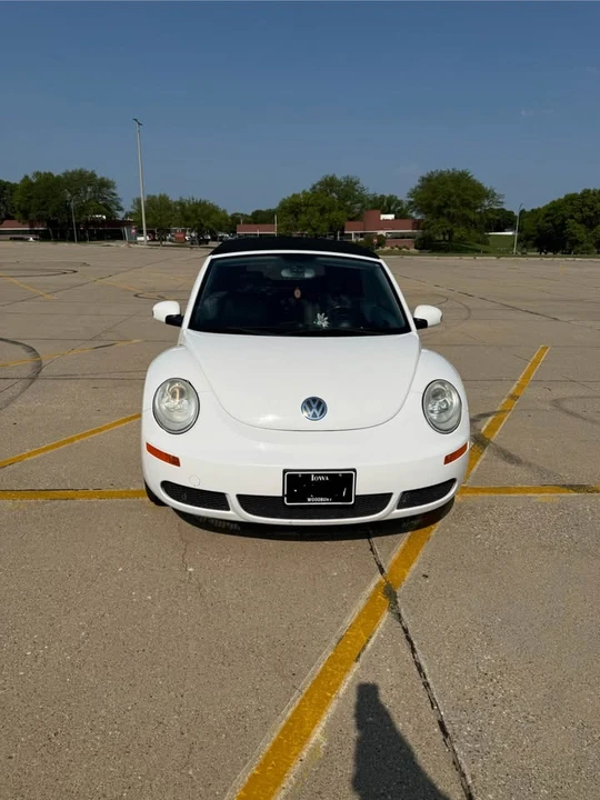 2009 Volkswagen New Beetle - Image 3 of 17