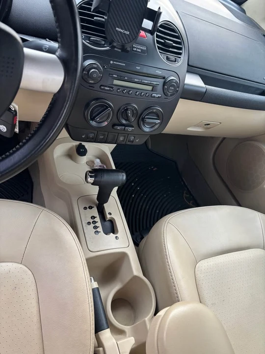 2009 Volkswagen New Beetle - Image 16 of 17