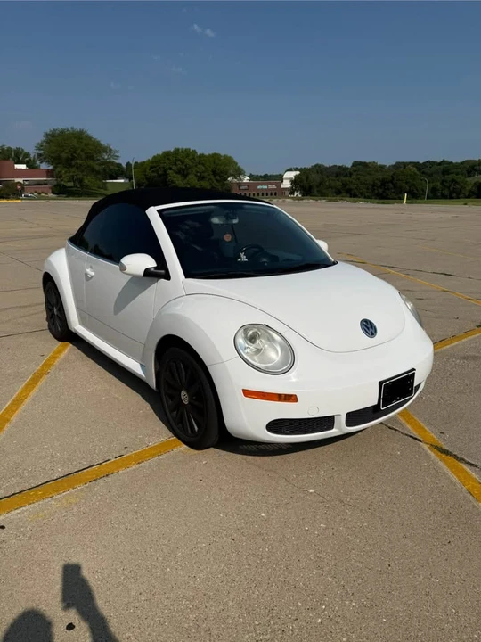 2009 Volkswagen New Beetle - Image 4 of 17