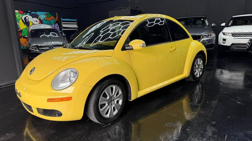 2009 Volkswagen New Beetle - Image 2 of 20