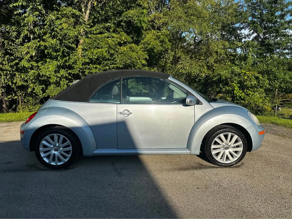 2009 Volkswagen New Beetle - Image 6 of 20