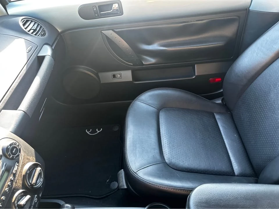 2009 Volkswagen New Beetle - Image 13 of 20