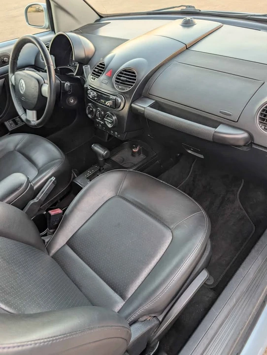 2009 Volkswagen New Beetle - Image 6 of 12
