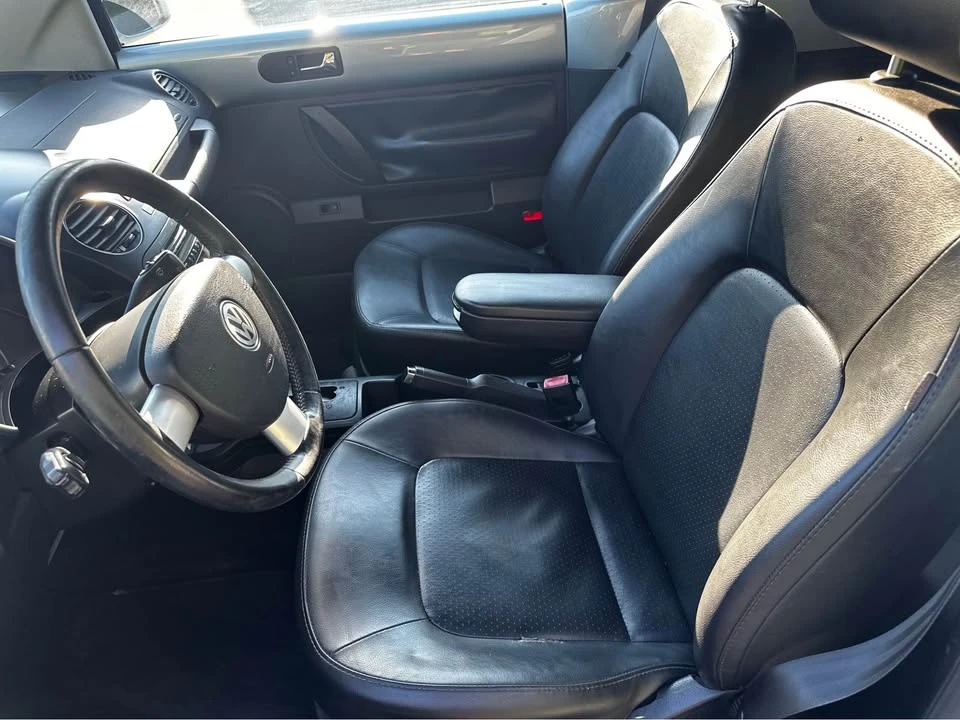 2009 Volkswagen New Beetle - Image 11 of 20