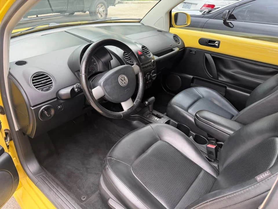 2009 Volkswagen New Beetle - Image 12 of 20